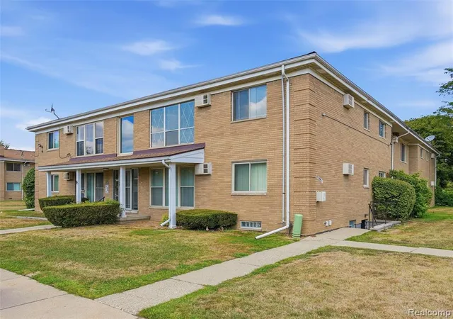 Photo 2 of Condo for sale at 26345 W 7 Mile Rd #229, Redford, MI 48240 1915 | MLS# 61025533 | Listing updated on 2026-09-02