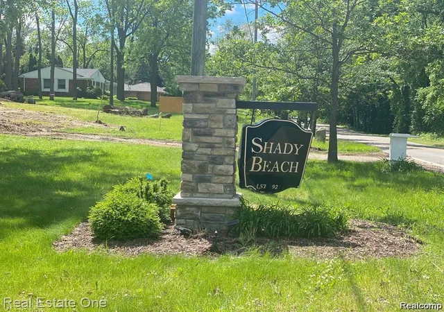 Homes for sale in Orchard Lake, MI | 5716 Evergreen Ave, Orchard Lake, MI 48324 | MLS# 60971947