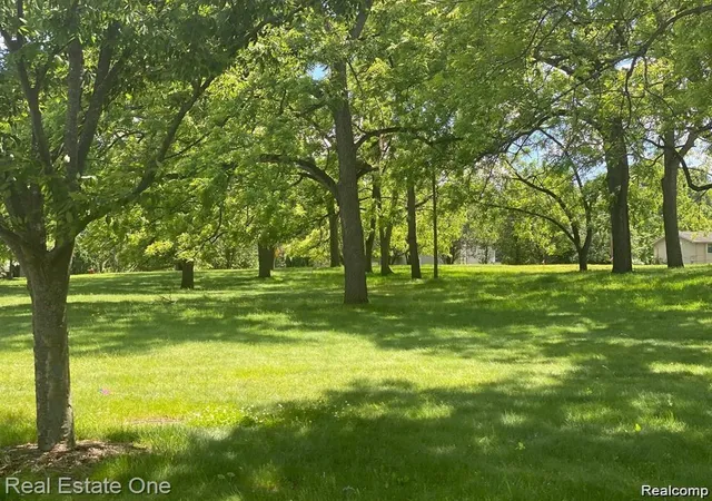 Homes for sale in Orchard Lake, MI | 5716 Evergreen Ave, Orchard Lake, MI 48324 | MLS# 60971947
