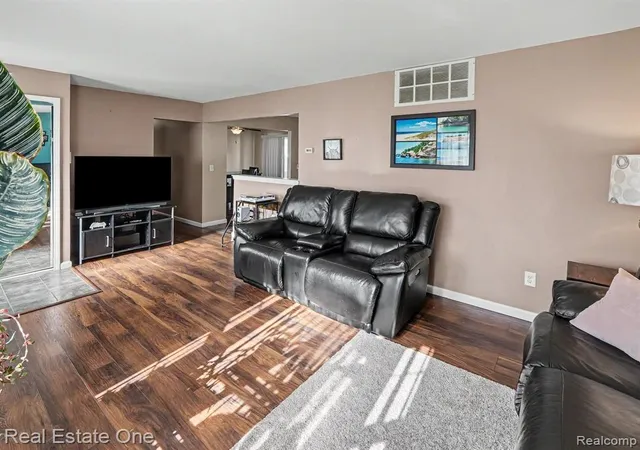 Homes for sale in Belleville, MI | 10637 Jackson St, Belleville, MI 48111 | MLS# 61006650