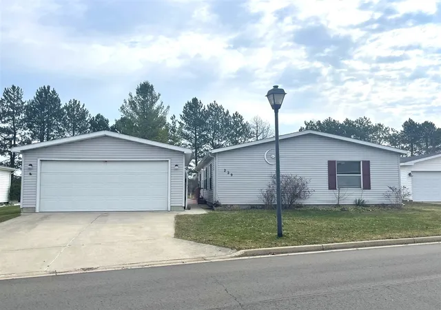 Homes for sale in Lansing, MI | 229 Cadgewith, Lansing, MI 48906 | MLS# 70526602