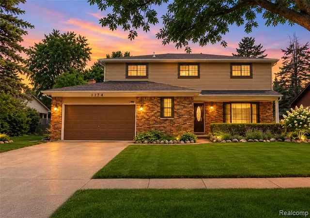 2nd image of 1174 Player Dr, Troy, MI 48085 | MLS# 61023060