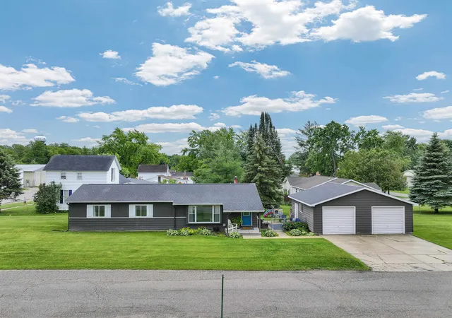 Photo 2 of Single Family Residence at 506 E Prospect St, Lake City, MI 49651 | MLS# 80070374 | | Sold on 2026-08-12