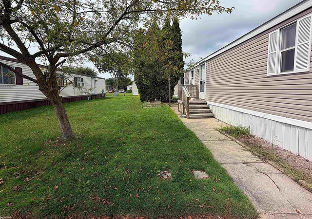 3rd image of 52203 Nantucket Ln, Chesterfield, MI 48051 | MLS# 50218248