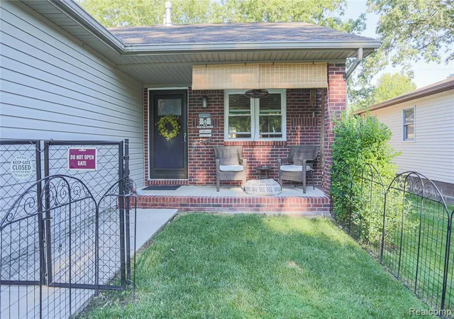 Homes for sale in Harrison Township, MI | 39567 Macomber St, Harrison Township, MI 48045 | MLS# 61004947
