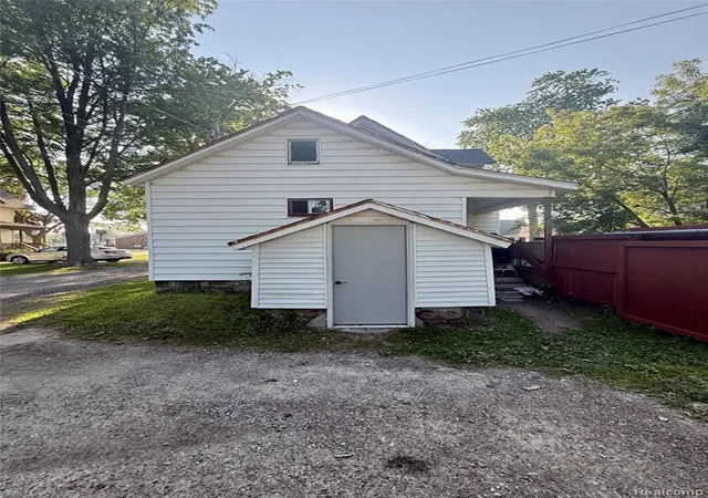Homes for sale in Port Huron, MI | 1813 10th Ave, Port Huron, MI 48060 | MLS# 61007128