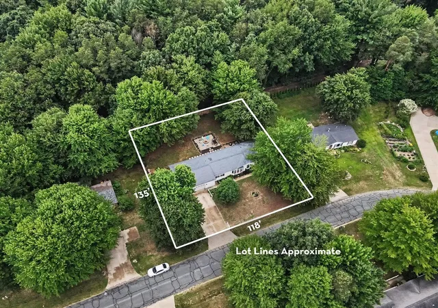 Photo 3 of Single family home for sale at 67749 Ridgewood Dr, South Haven, MI 49090 | MLS# 70550925 | Listing updated on 2026-09-02