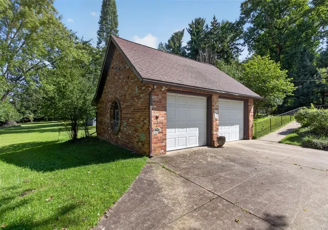 Photo 4 of Single family home for sale at 3650 Spring Arbor Rd, Jackson, MI 49201 | MLS# 70554883 | Listing updated on 2026-09-09