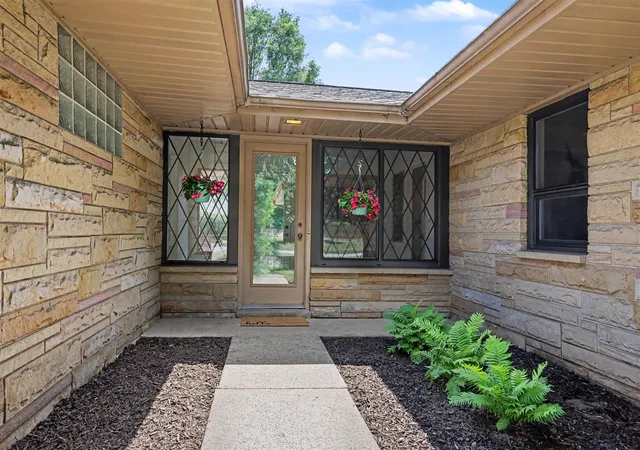 Homes for sale in Grand Rapids, MI | 3160 Baker Park Dr, Grand Rapids, MI 49508 | MLS# 70545453