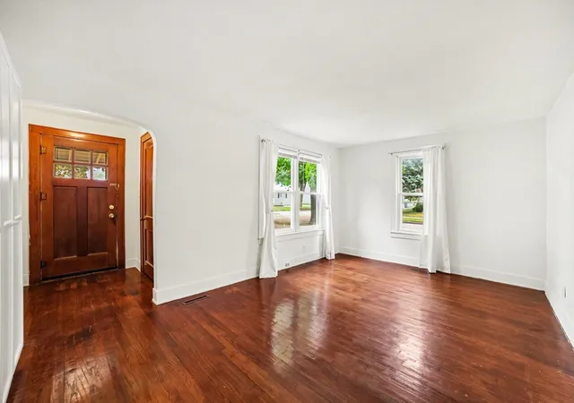 Photo 3 of Single family home for sale at 2004 28th St, Bay City, MI 48708 | MLS# 50219875 | Listing updated on 2026-09-17