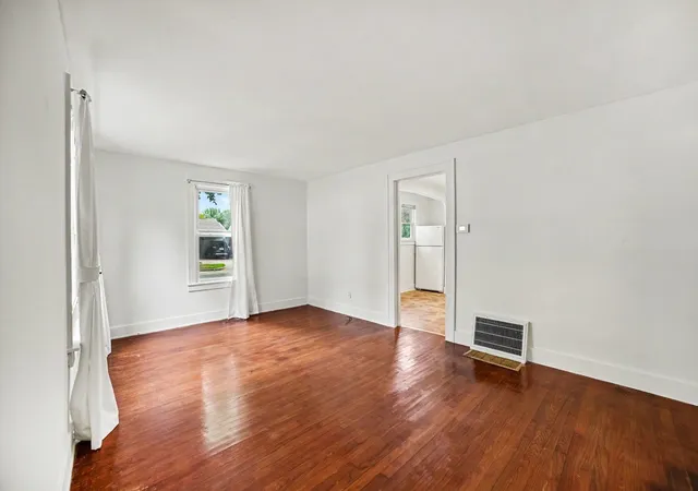 Photo 4 of Single family home for sale at 2004 28Th St, Bay City, MI 48708 | MLS# 50219875 | Listing updated on 2026-09-17