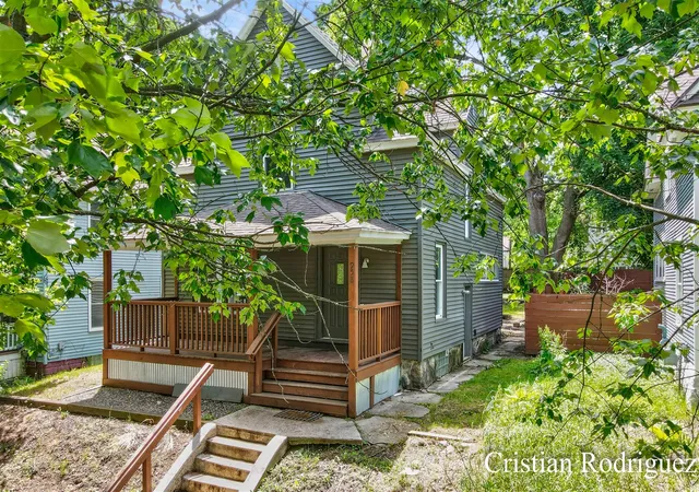 1st image of 958 Dunham St, Grand Rapids, MI 49506 | MLS# 70538208