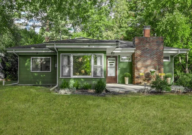 Homes for sale in New Buffalo, MI | 310 W Detroit St, New Buffalo, MI 49117 | MLS# 70499063
