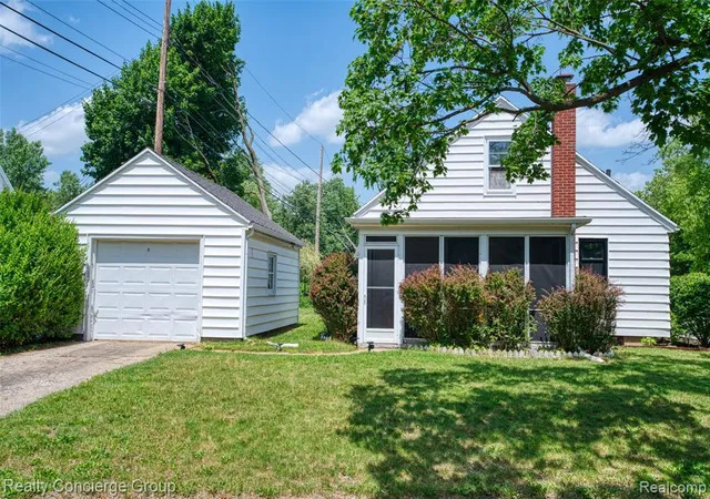 26th image of 2036 Devonshire Ave, Lansing, MI 48910 3543 | MLS# 61007708