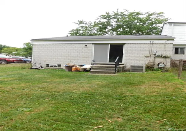 Photo 19 of Sale Pending at 154 S Christine Cir, Mount Clemens, MI 48043 | MLS# 61017090 | Listing updated on 2026-09-04