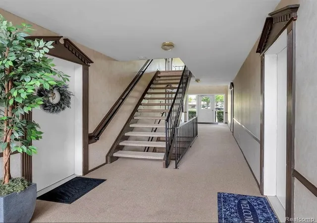 Homes for sale in Sterling Heights, MI | 34680 Huntley Drive, Sterling Heights, MI 48312 | Houzeo