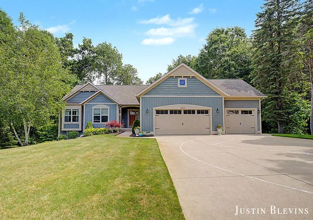Homes for sale in Rockford, MI | 5515 Hagenvale Ct, Rockford, MI 49341 | MLS# 70543550