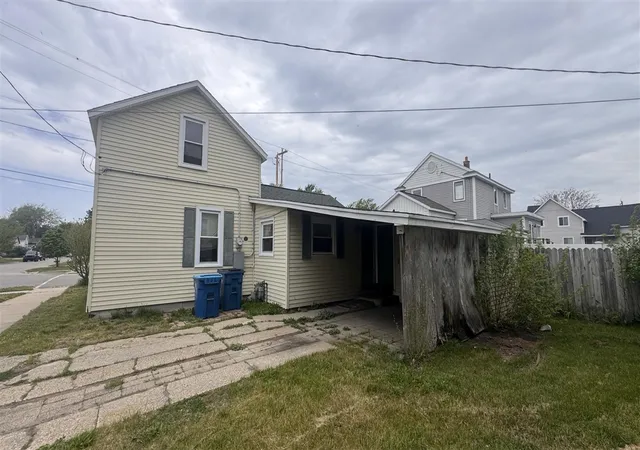 Homes for sale in Grand Haven, MI | 400 N 6th St, Grand Haven, MI 49417 | MLS# 70533573