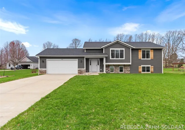 Homes for sale in Otsego, MI | 1942 Cygnet Dr, Otsego, MI 49078 | MLS# 70524649