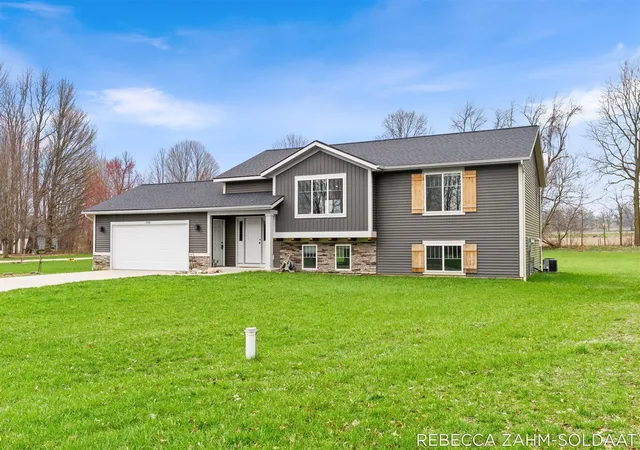 Homes for sale in Otsego, MI | 1942 Cygnet Dr, Otsego, MI 49078 | MLS# 70524649