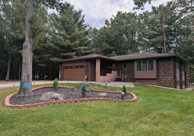 Homes for sale in Au Gres, MI | 5089 Golfview Dr, Au Gres, MI 48703 | MLS# 80050881