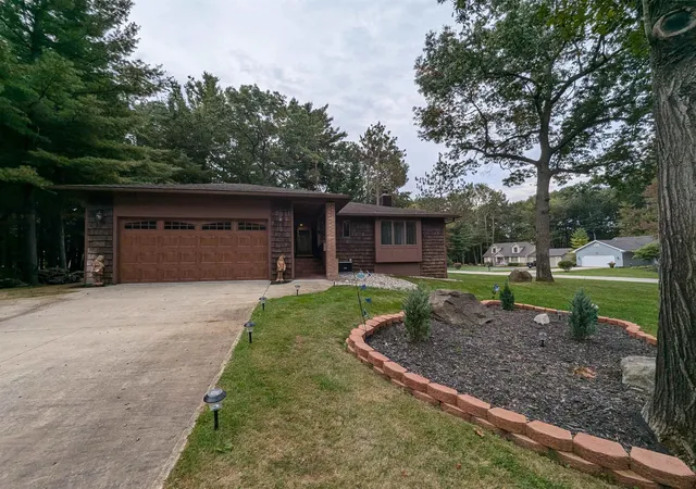 Homes for sale in Au Gres, MI | 5089 Golfview Dr, Au Gres, MI 48703 | MLS# 80050881