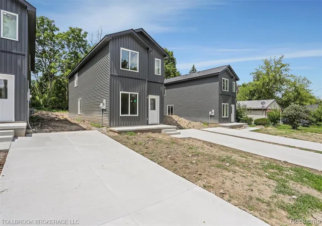 Photo 4 of Sale Pending at 57 N Roselawn, Pontiac, MI 48342 | MLS# 60928134 | Listing updated on 2026-07-07