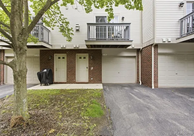 Homes for sale in Ann Arbor, MI | 3146 Promenade Cir, Ann Arbor, MI 48108 | MLS# 61004646