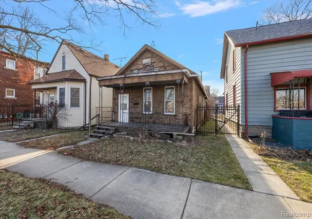 Photo 3 of Single family home for sale at 2219 Vermont St, Detroit, MI 48216 1513 | MLS# 60983575 | Listing updated on 2026-08-28