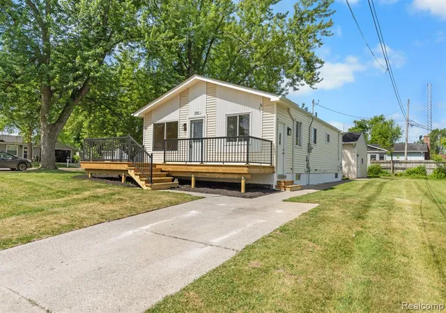 Photo 2 of Single Family Residence at 560 Mcmunn St, South Lyon, MI 48178 | MLS# 61000002 |  | Sold on 2026-07-09