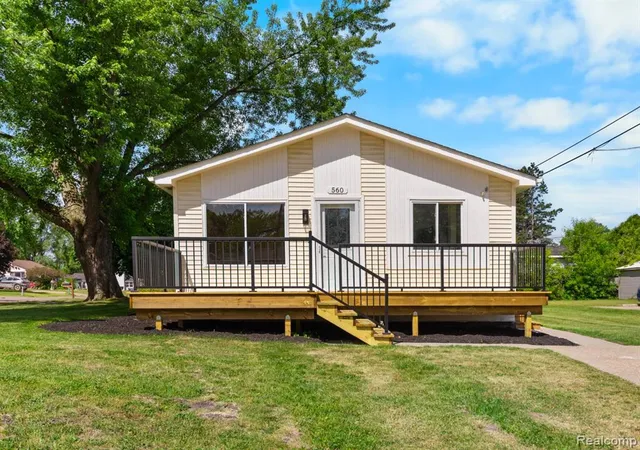 Photo 3 of Single Family Residence at 560 Mcmunn St, South Lyon, MI 48178 | MLS# 61000002 |  | Sold on 2026-07-09
