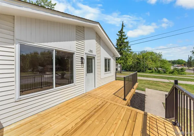 Photo 4 of Single Family Residence at 560 Mcmunn St, South Lyon, MI 48178 | MLS# 61000002 |  | Sold on 2026-07-09