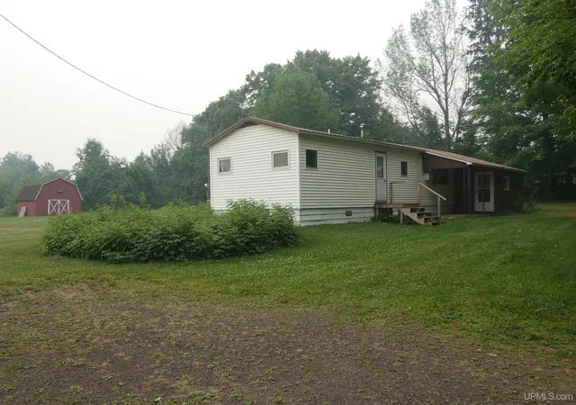 Photo 4 of Sale Pending at 14068 N Gem Hl Rd, Bruce Crossing, MI 49912 | MLS# 50215521 | Listing updated on 2026-09-02