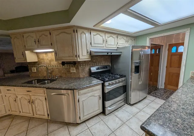 image of 11235 Common Rd, Warren, MI 48093 | MLS# 70539479