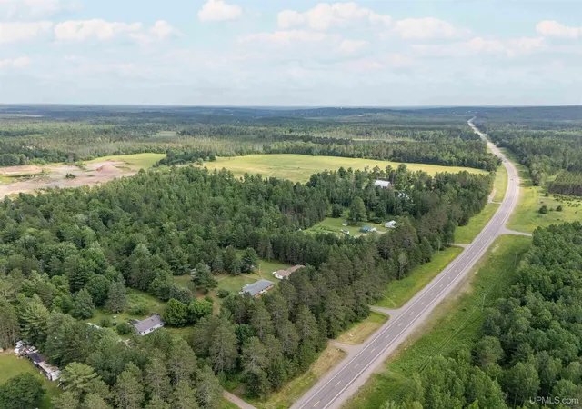 Homes for sale in Crystal Falls, MI | 506 Us 141 Hwy, Crystal Falls, MI 49920 | MLS# 50213731