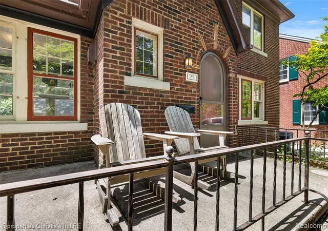 Homes for sale in Grosse Pointe Park, MI | 1251 Bishop Rd, Grosse Pointe Park, MI 48230 | MLS# 61002678