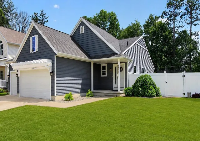 Photo 1 of Single family home for sale at 3801 Bobcat Ct, Midland, MI 48642 | MLS# 50213443 | Listing updated on 2026-09-01