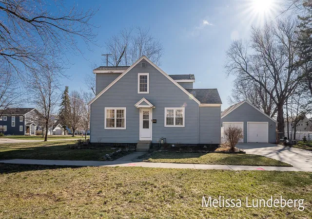 Homes for sale in Spring Lake, MI | 220 Barber St, Spring Lake, MI 49456 | MLS# 70523073