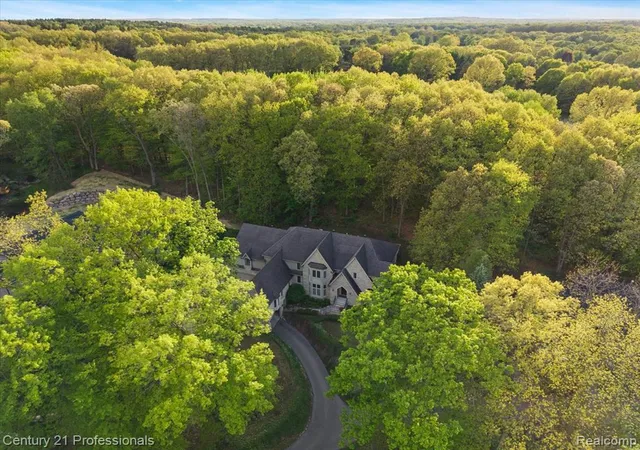 Photo 1 of Single family home for sale at 6705 College Park Dr, Clarkston, MI 48346 1067 | MLS# 60995515 | Listing updated on 2026-09-20