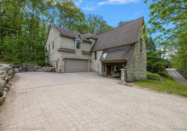 Photo 4 of Single family home for sale at 6705 College Park Dr, Clarkston, MI 48346 1067 | MLS# 60995515 | Listing updated on 2026-09-20