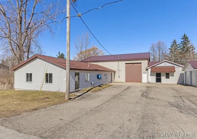 Homes for sale in Cedar Lake, MI | 5423 E Hc Edmore Rd, Cedar Lake, MI 48829 | MLS# 70518689