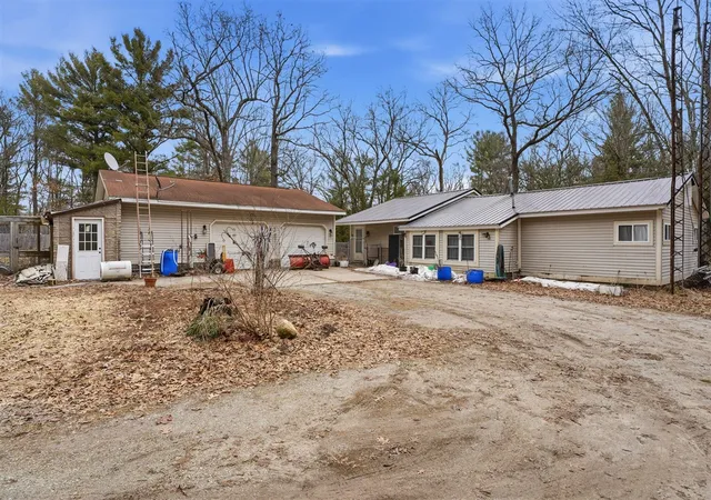 Homes for sale in Twin Lake, MI | 1714 Linnard Rd, Twin Lake, MI 49457 | MLS# 70520881