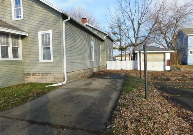 Homes for sale in Manistee, MI | 332 3Rd St, Manistee, MI 49660 | MLS# 70509418