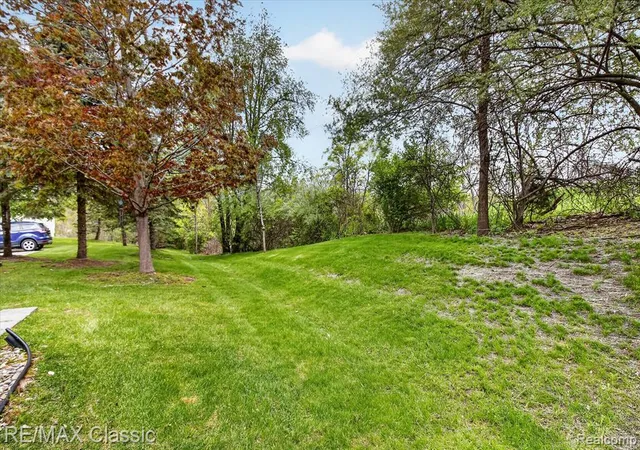 Homes for sale in Commerce Township, MI | 2298 Calibouge #32, Commerce Township, MI 48382 | MLS# 60991556