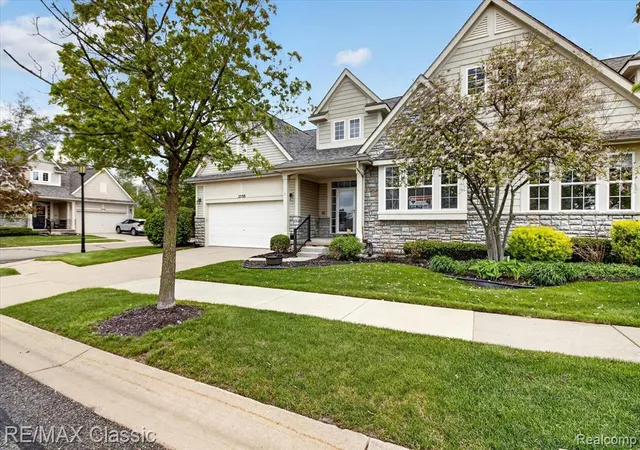 Homes for sale in Commerce Township, MI | 2298 Calibouge #32, Commerce Township, MI 48382 | MLS# 60991556