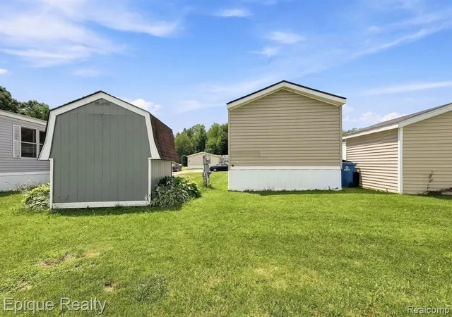 Homes for sale in Davisburg, MI | 17121 Julie Dr, Davisburg, MI 48350 | MLS# 61010724