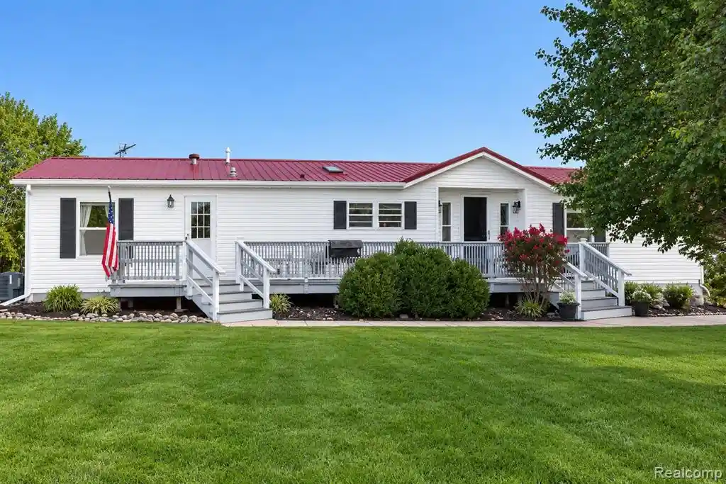 Photo 1 of Single family home for sale at 3393 Mckinley Rd, East China, MI 48054 | MLS# 61042067 | Listing updated on 2026-10-27
