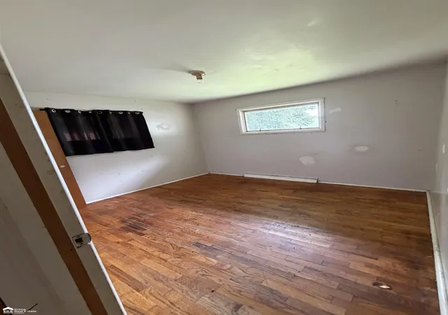4th image of 3113 Mackin Rd, Flint, MI 48504 | MLS# 50213872