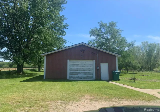 Homes for sale in North Branch, MI | 3494 Castle Rd, North Branch, MI 48461 | MLS# 61000247