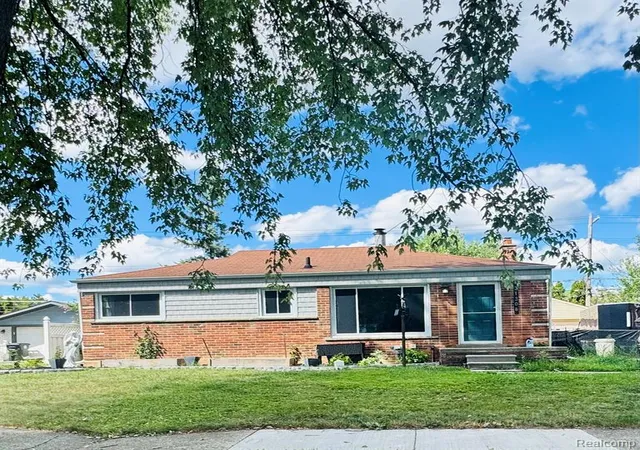 2nd image of 31308 Hathaway St, Livonia, MI 48150 2976 | MLS# 61024177